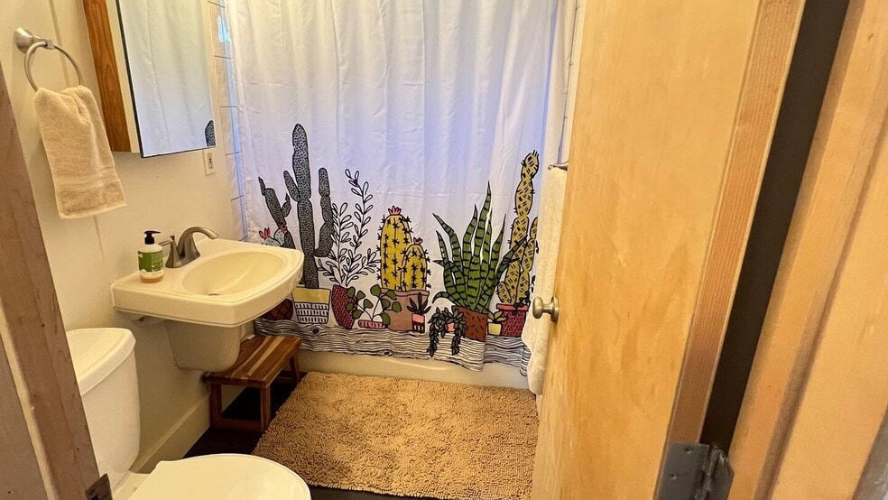 Building Photo - 4608 Nob Hill Dr