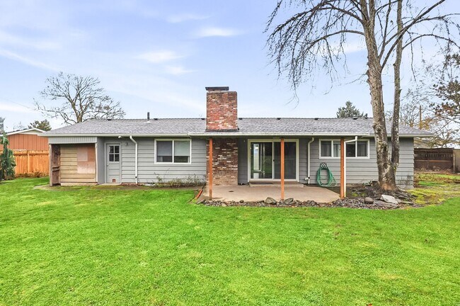 Building Photo - Charming One-Level 3 Bedroom/ 1.5 Bath Beaverton Home | Large ¼-Acre Lot