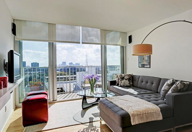 Building Photo - 3600 Montrose-2522-4