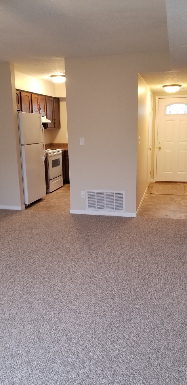 Building Photo - 1406 Sunset Dr