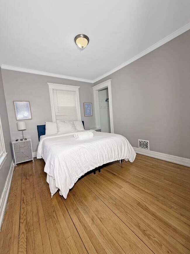 Building Photo - Fully Remodeled 4 Bed 2 Bath Home