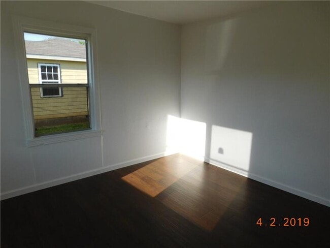 Building Photo - 407 North Dr