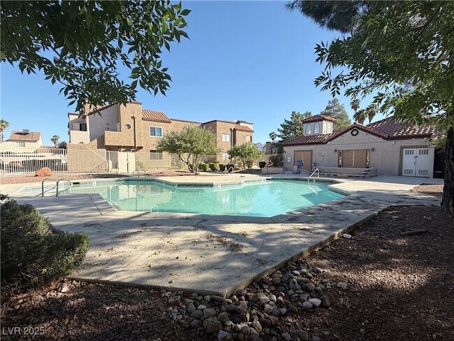 Building Photo - 2982 Juniper Hills Blvd