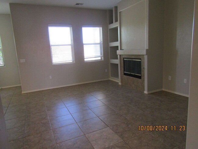 Building Photo - ** Move In Special $1,000.00 off first mon...