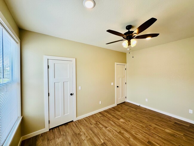 Building Photo - 219 Silverleaf Ln