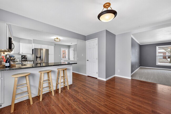 Building Photo - 1203 Dorne Dr