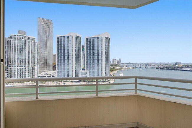 Building Photo - 888 Brickell Key Dr