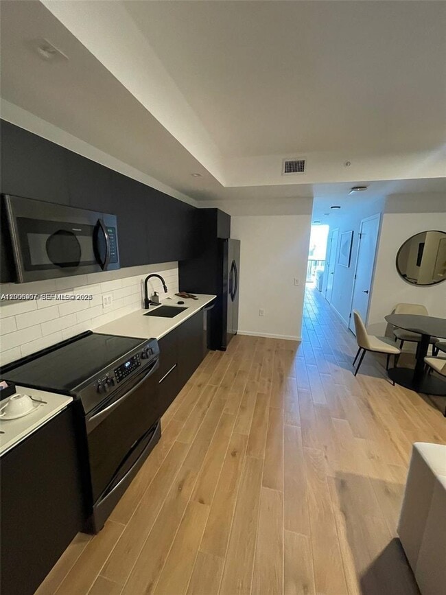 Building Photo - 398 NE 5th St