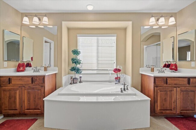 Building Photo - Beautiful Tuscan Inspired 3 Bedroom Home in Centennial Hills