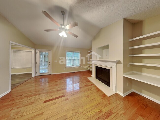 Building Photo - 247 Clayton Pointe Dr