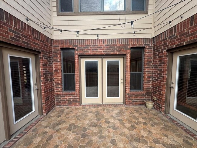 Building Photo - 500 Springbrook Rd