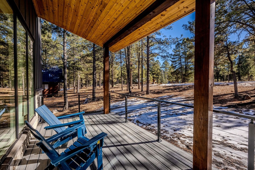 Building Photo - 3373 Mountain View Blvd