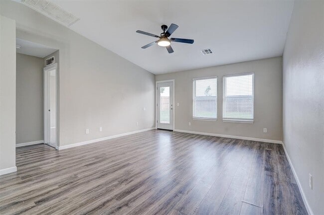 Building Photo - 10425 Aberdeen Dr