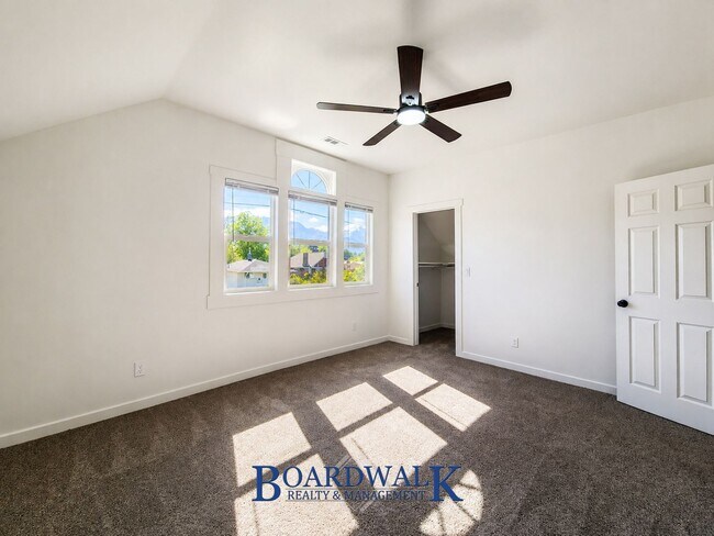 Building Photo - 3396 S 900 E