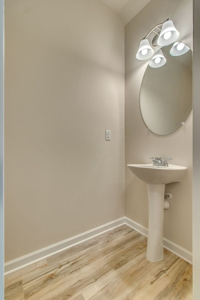 Building Photo - Beautiful 3BR/2.5BA Townhome in Columbia!