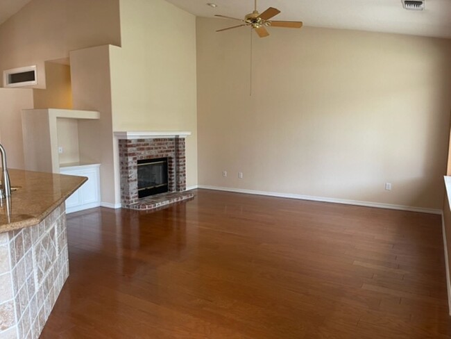Building Photo - Turnkey Home, Ready For New Occupants!