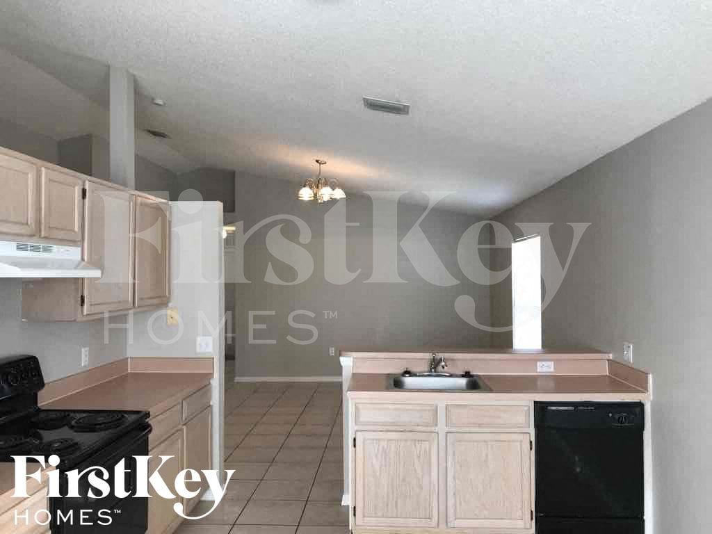 Building Photo - 7428 Little Pond Ct