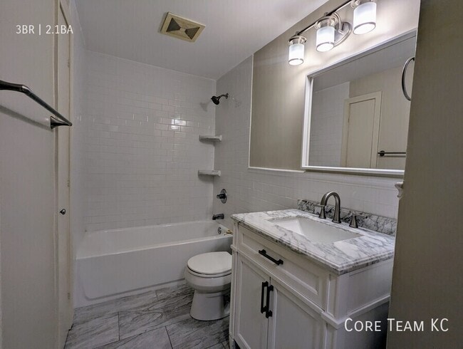 Building Photo - 629 E Meyer Blvd