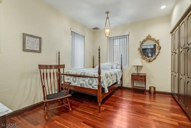 Building Photo - 123 N Wyoming Ave