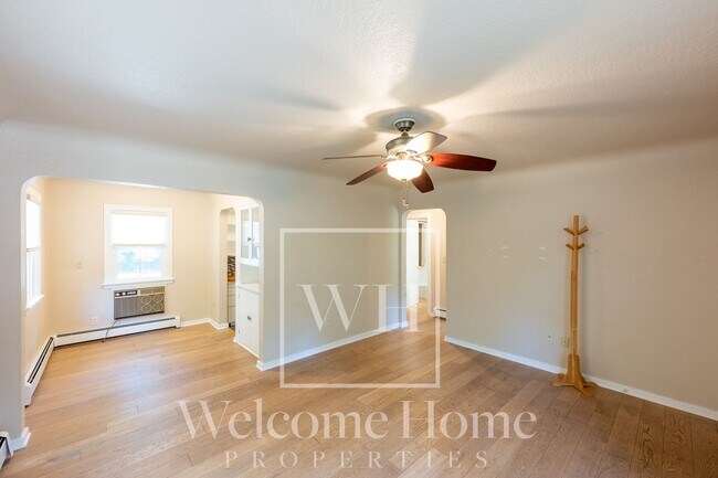 Building Photo - Vintage Home with Room to Entertain