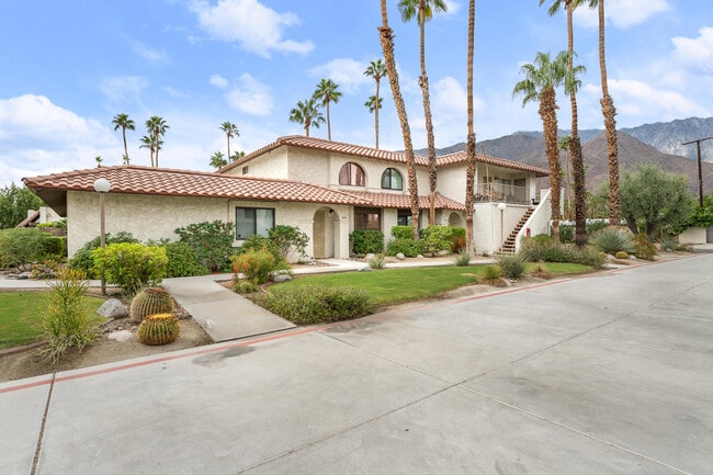 Building Photo - 2074 N Mira Vista Way
