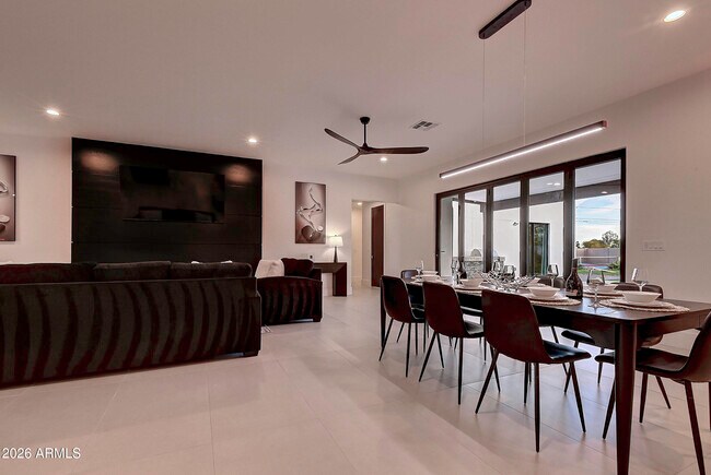 Building Photo - 6401 E Larkspur Dr