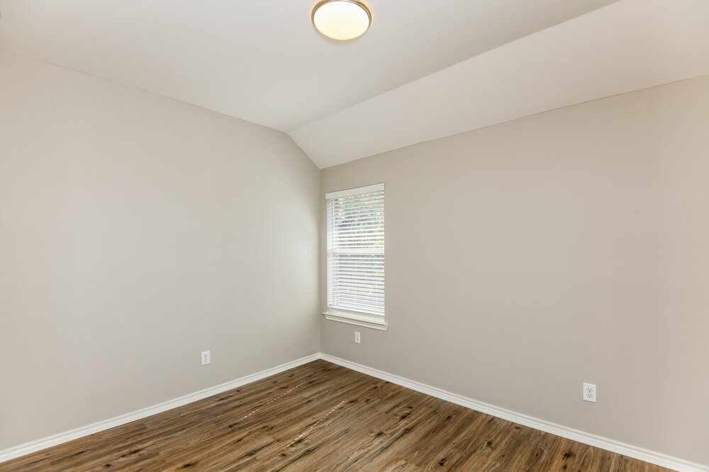 Building Photo - 6910 Shore Breeze Ct