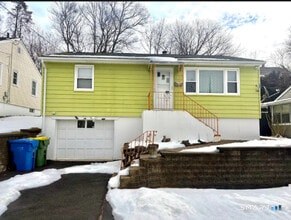 Building Photo - 48 Gates Ave