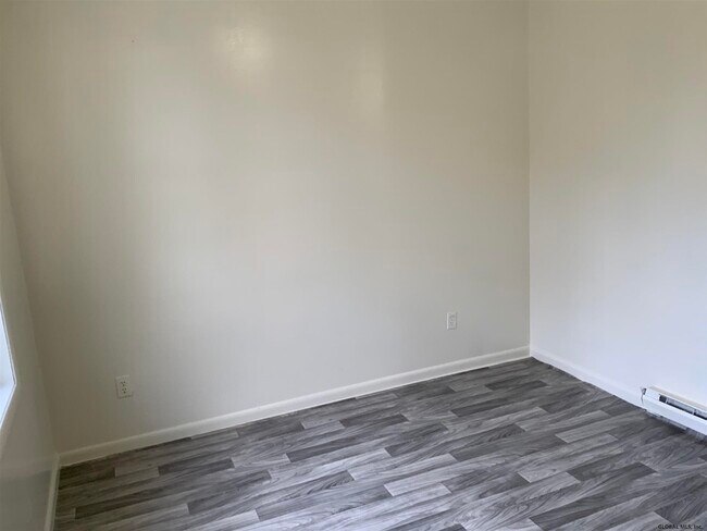 Building Photo - 301 3rd St