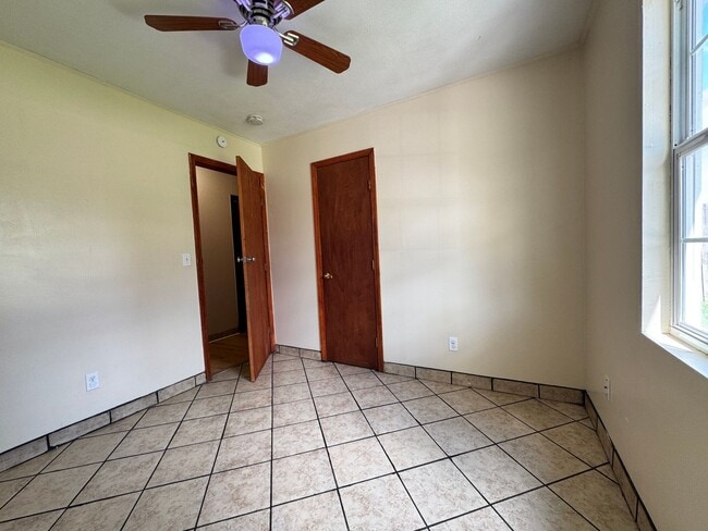 Building Photo - 3 Bedroom 2 Bathroom Home in SW Oklahoma C...
