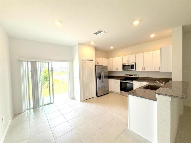 Building Photo - 32037 Spiceberry St