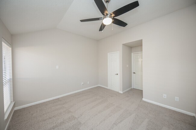 Building Photo - 121 Coffee Ln