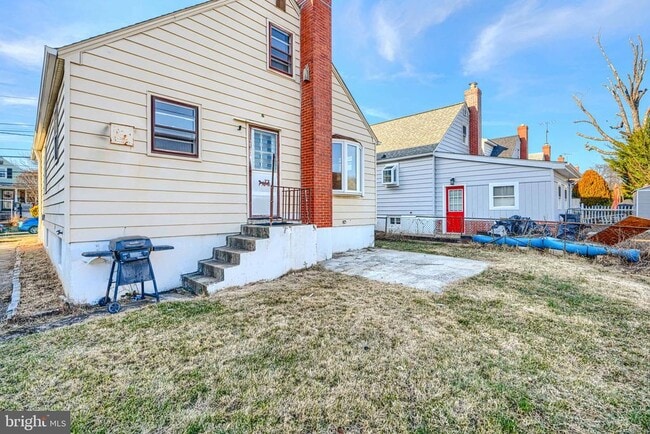 Building Photo - 7839 Birmingham Ave