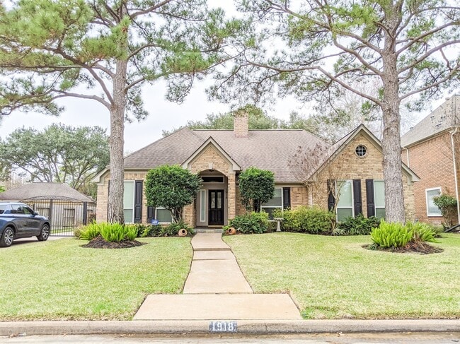 Building Photo - 1918 Shadow Forest Dr