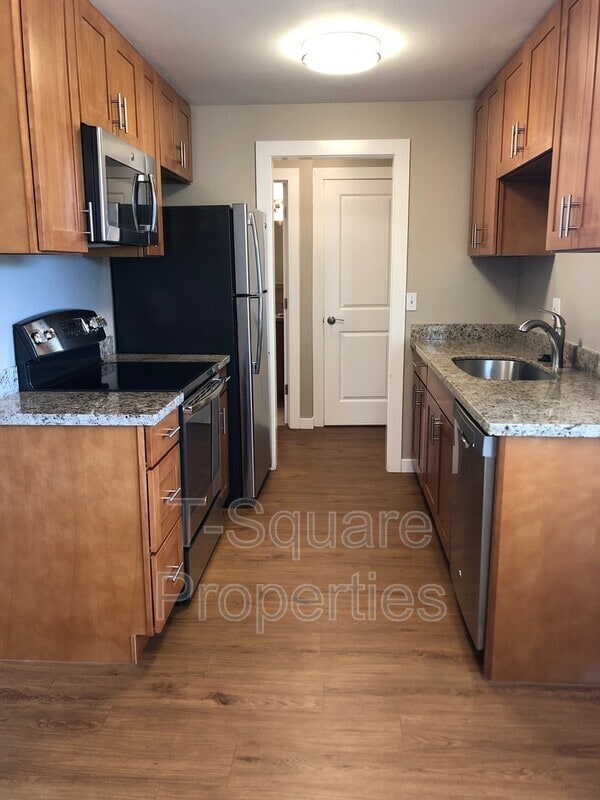 Primary Photo - 325 5th Ave S