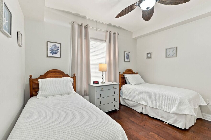 Building Photo - 401 Bayfront Pl