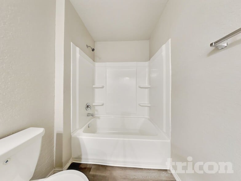 Building Photo - 13231 Ashworth Blvd