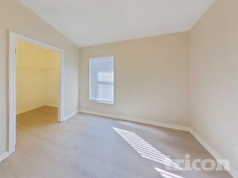 Building Photo - 248 Wescliff Dr