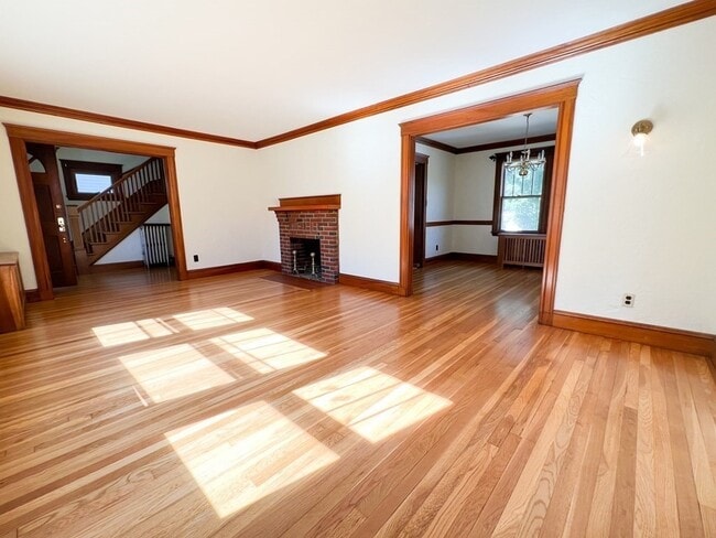 Building Photo - 15 Ledyard St