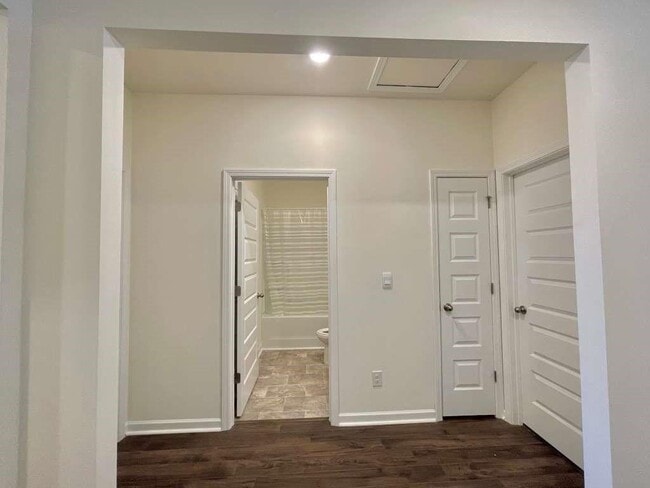 Building Photo - 350 Graham Campbell Ln