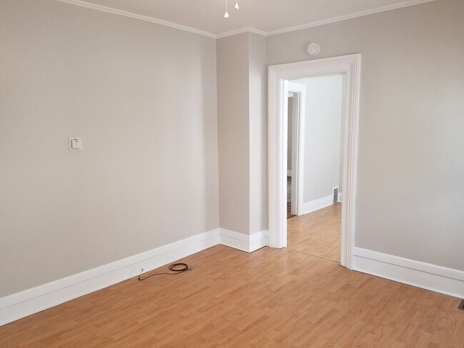 Building Photo - Cypress Street Double