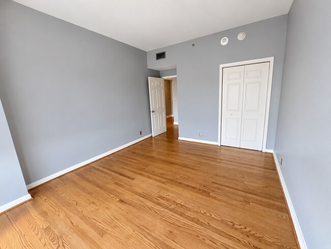 Building Photo - 3030 McKinney Ave