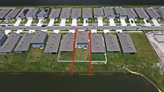 Building Photo - 1790 Southfork Dr