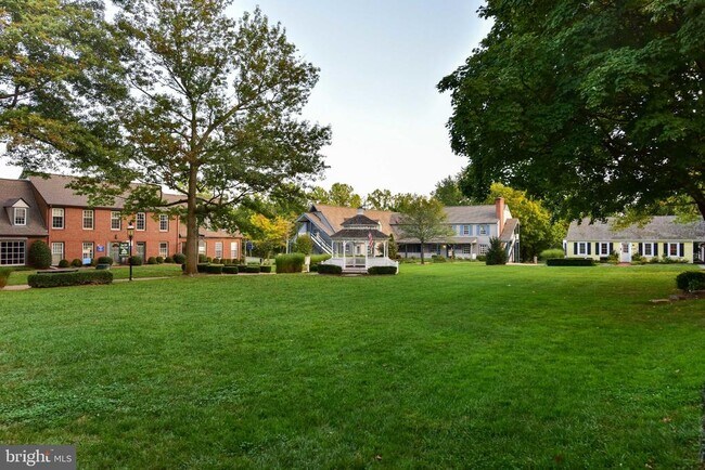 Building Photo - 11922 Holly Spring Dr