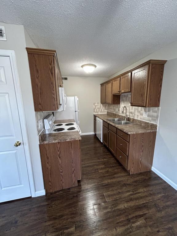 Building Photo - 49 Devon Ct