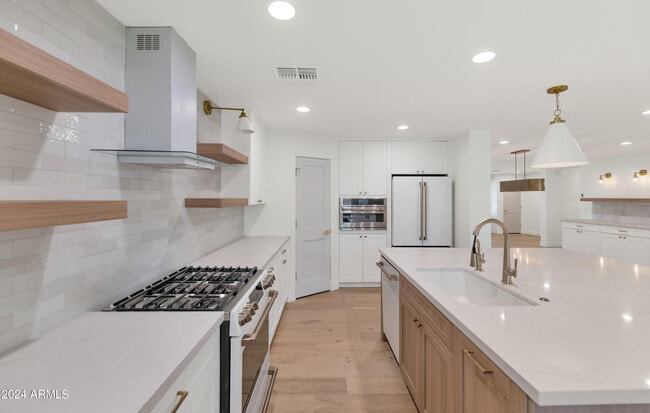 Building Photo - 4154 N 35th Pl