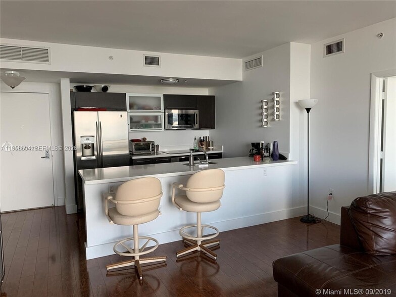 Building Photo - 90 SW 3rd St