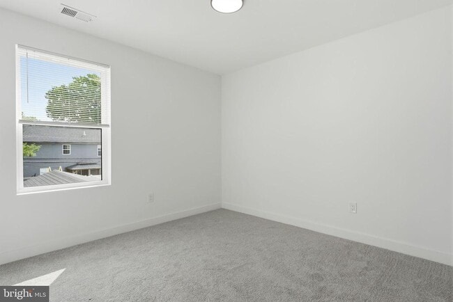 Building Photo - 96 Elderberry Dr