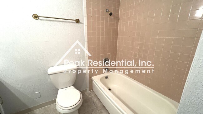 Building Photo - Croetto10540