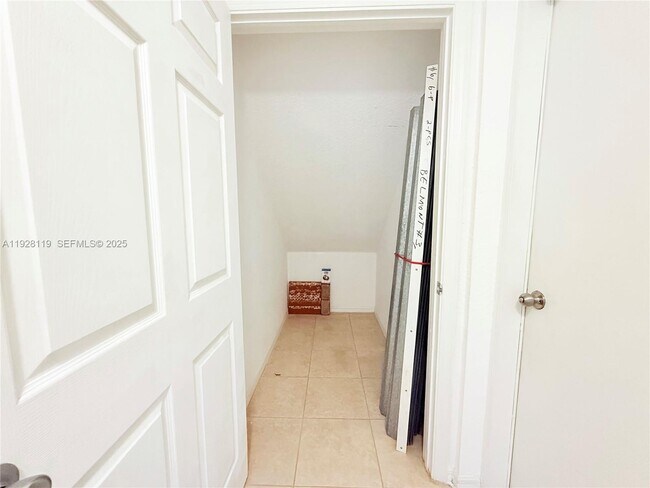 Building Photo - 308 Belmont Ln